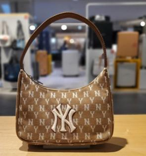 2021 Trendy Famous Brand Ny Underarm Bag with Baseball Cap Fashion Design Brand Dumpling Shoulder Bag Matching Bucket Hat Set