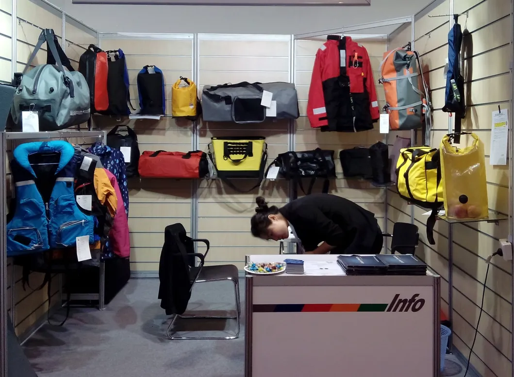 500d PVC Tarpaulin Travel Bag Waterproof Bag 25L School Bags for Outdoors with Backpack Sport Good