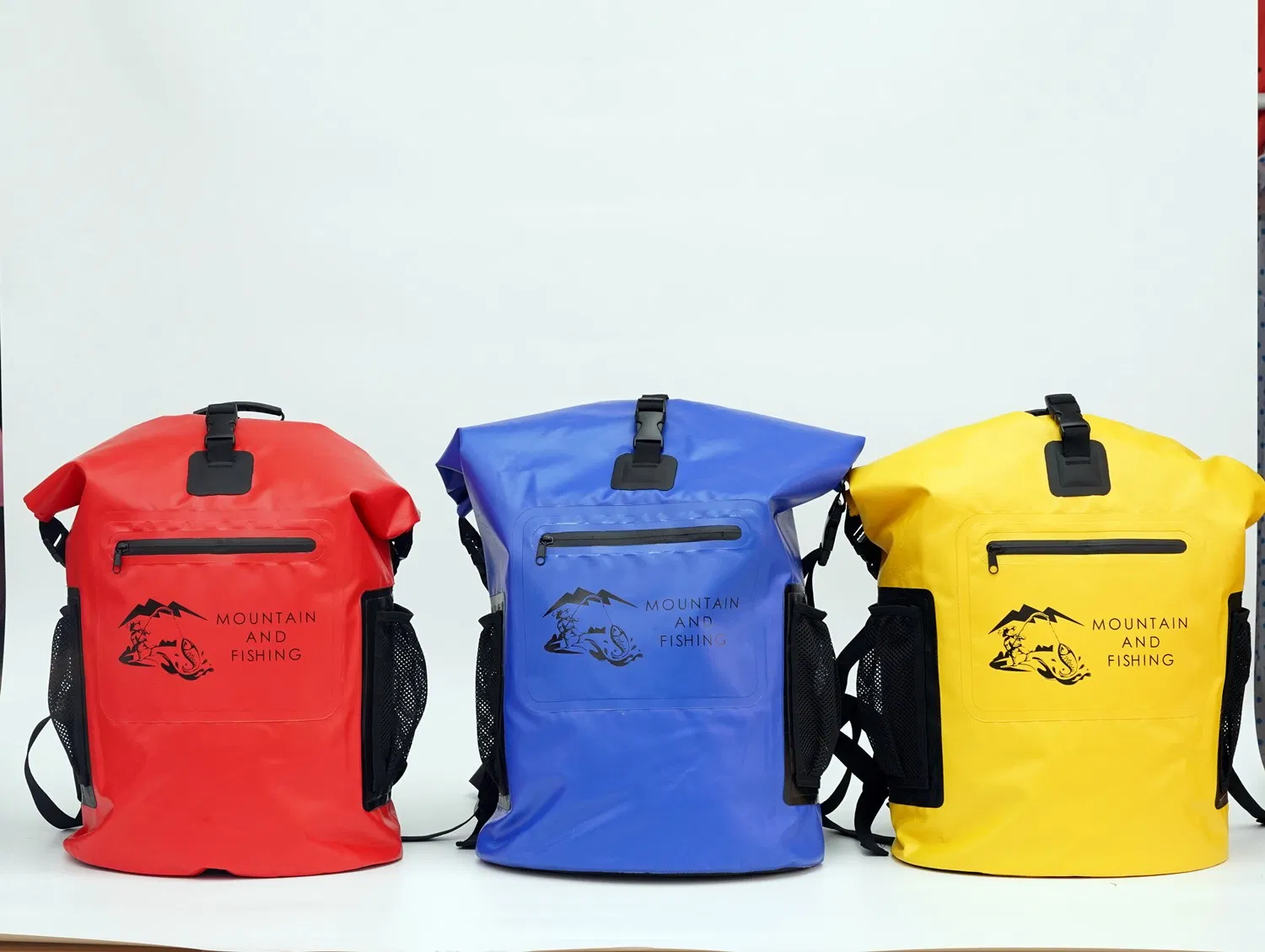 Fashion Design 30L Waterproof Bag Travel Bag Backpack with Shoulder Straps for Hiking and Outoodrs