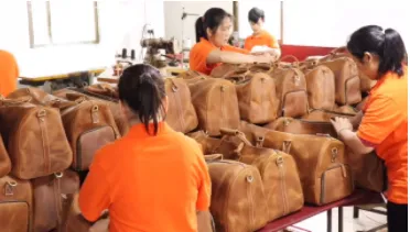 Hand-Made Mens Custom Leather Travel Luggage Bag Retro Duffel Bag with Shoe Apartment Leather Travel Bag